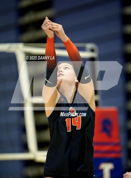 Thumbnail 2 in West Springfield vs. Yorktown photogallery.