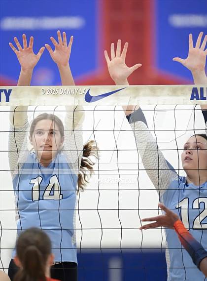 Thumbnail 2 in West Springfield vs. Yorktown photogallery.