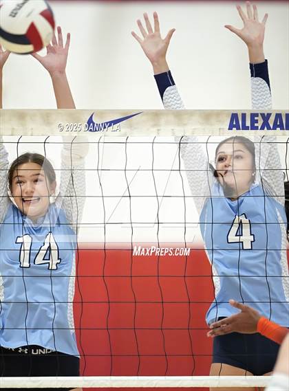 Thumbnail 2 in West Springfield vs. Yorktown photogallery.