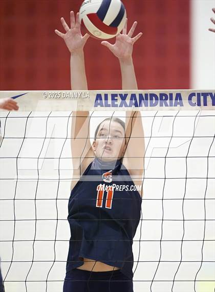 Thumbnail 3 in West Springfield vs. Yorktown photogallery.