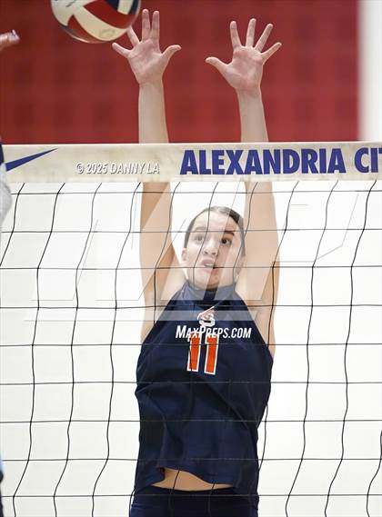 Thumbnail 2 in West Springfield vs. Yorktown photogallery.