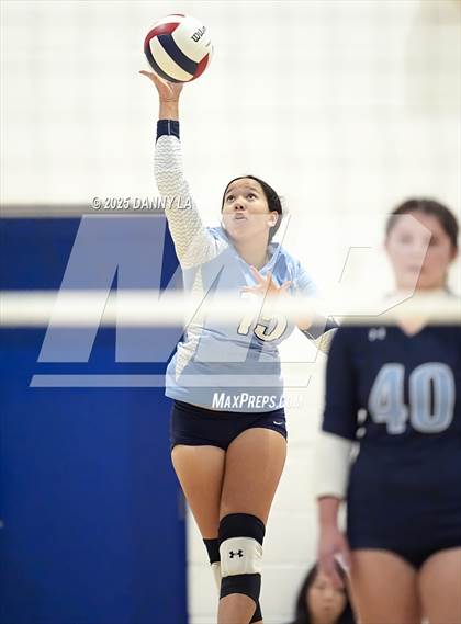 Thumbnail 3 in West Springfield vs. Yorktown photogallery.