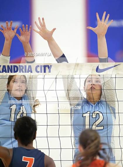 Thumbnail 1 in West Springfield vs. Yorktown photogallery.