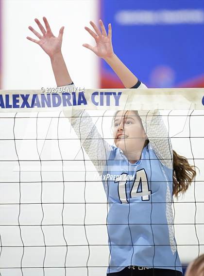 Thumbnail 3 in West Springfield vs. Yorktown photogallery.