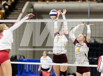 Thumbnail 2 in Alamosa vs. Centauri (CHSAA 3A Round 2) photogallery.