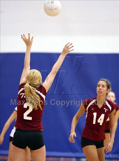 Thumbnail 3 in Bishop Lynch vs. Dripping Springs (Rebel Bash) photogallery.