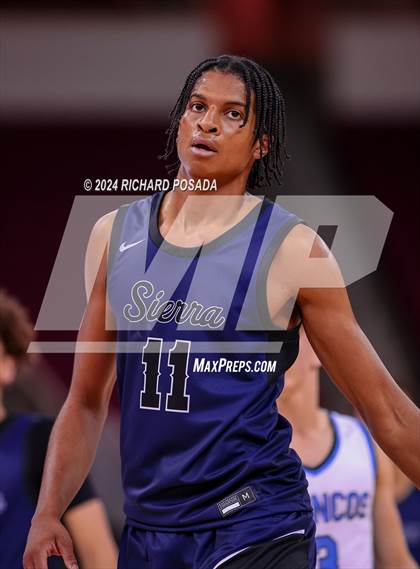 Thumbnail 3 in Sierra Canyon vs. Clovis North photogallery.