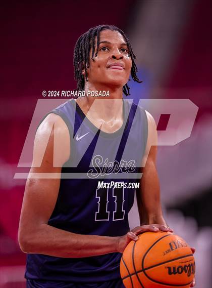 Thumbnail 1 in Sierra Canyon vs. Clovis North photogallery.