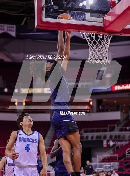 Thumbnail 1 in Sierra Canyon vs. Clovis North photogallery.
