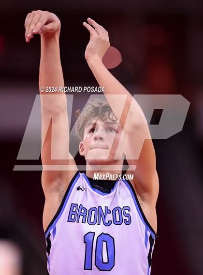 Thumbnail 1 in Sierra Canyon vs. Clovis North photogallery.