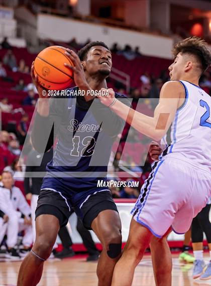 Thumbnail 2 in Sierra Canyon vs. Clovis North photogallery.