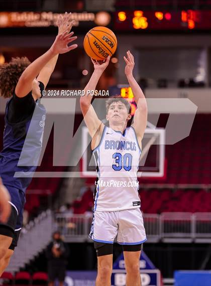 Thumbnail 1 in Sierra Canyon vs. Clovis North photogallery.