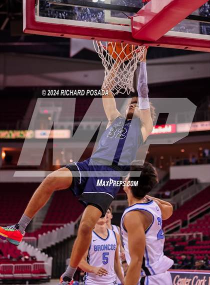 Thumbnail 2 in Sierra Canyon vs. Clovis North photogallery.