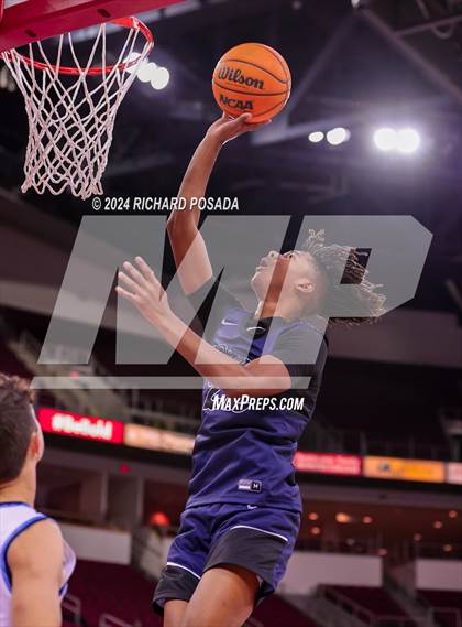Thumbnail 1 in Sierra Canyon vs. Clovis North photogallery.