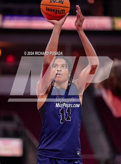 Thumbnail 2 in Sierra Canyon vs. Clovis North photogallery.