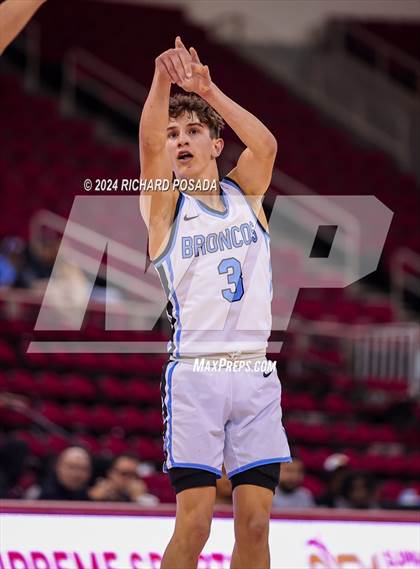 Thumbnail 3 in Sierra Canyon vs. Clovis North photogallery.