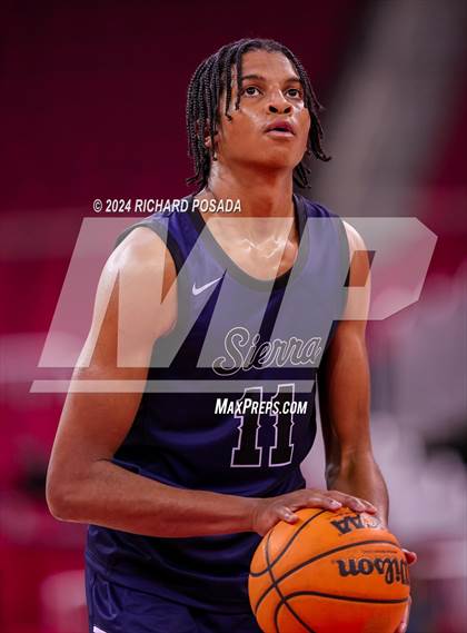 Thumbnail 3 in Sierra Canyon vs. Clovis North photogallery.