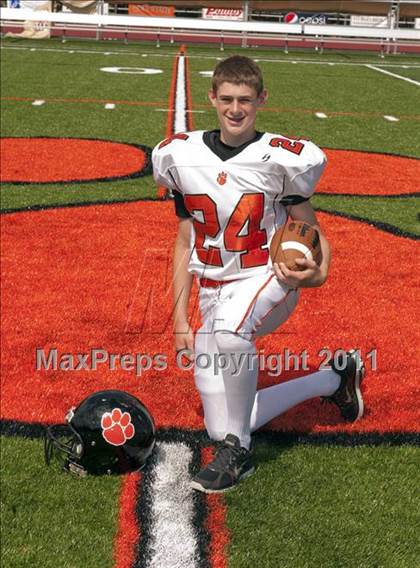 Thumbnail 3 in Ridgefield Football Team & Indivdual Photos photogallery.