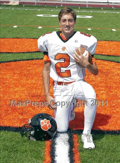 Thumbnail 2 in Ridgefield Football Team & Indivdual Photos photogallery.