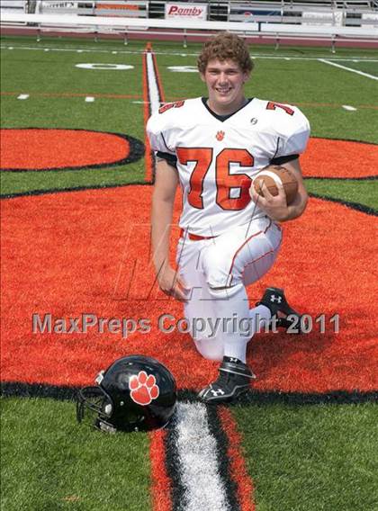 Thumbnail 2 in Ridgefield Football Team & Indivdual Photos photogallery.