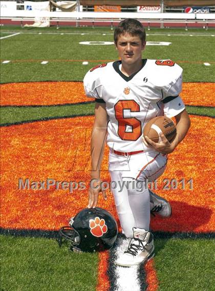 Thumbnail 3 in Ridgefield Football Team & Indivdual Photos photogallery.