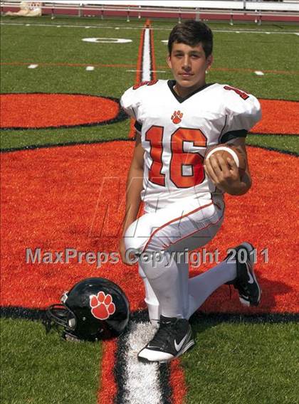 Thumbnail 2 in Ridgefield Football Team & Indivdual Photos photogallery.