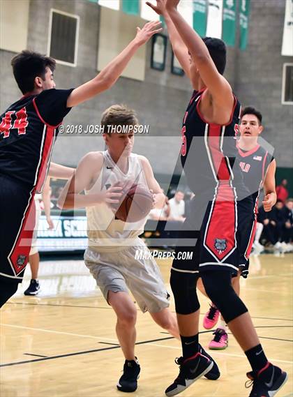 Thumbnail 1 in Ayala vs. Bonita photogallery.