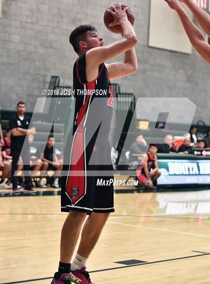 Thumbnail 1 in Ayala vs. Bonita photogallery.