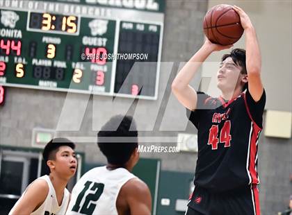 Thumbnail 2 in Ayala vs. Bonita photogallery.