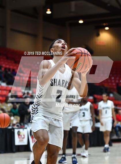 Thumbnail 3 in University vs Parkview (King Cotton Classic) photogallery.