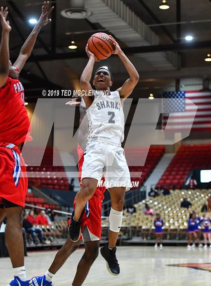 Thumbnail 2 in University vs Parkview (King Cotton Classic) photogallery.