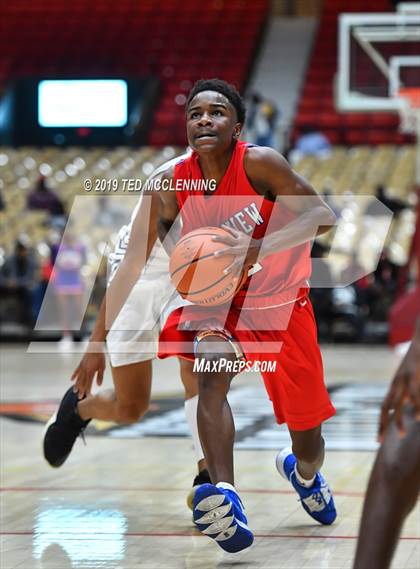 Thumbnail 2 in University vs Parkview (King Cotton Classic) photogallery.