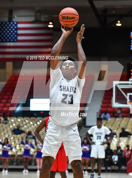 Thumbnail 2 in University vs Parkview (King Cotton Classic) photogallery.