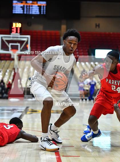 Thumbnail 2 in University vs Parkview (King Cotton Classic) photogallery.