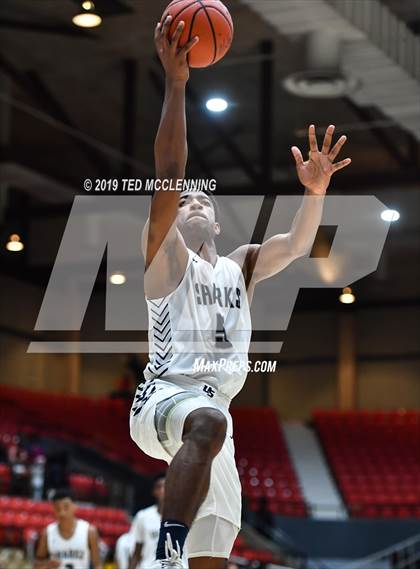 Thumbnail 2 in University vs Parkview (King Cotton Classic) photogallery.