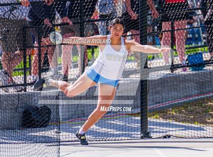 Thumbnail 3 in CHSAA 4A State Championships (Discus Final) photogallery.