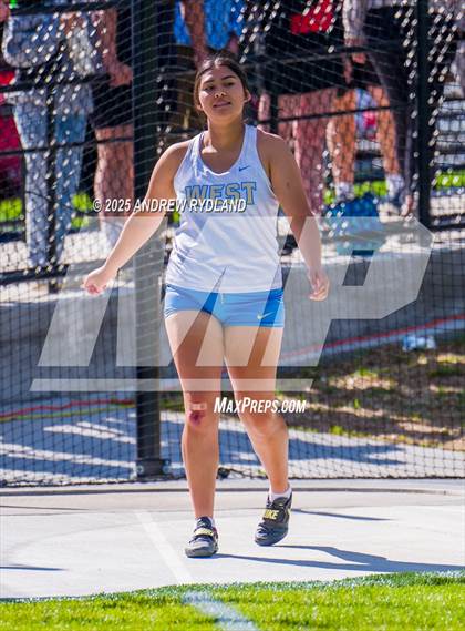 Thumbnail 1 in CHSAA 4A State Championships (Discus Final) photogallery.