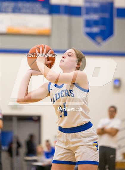 Thumbnail 1 in Truckee vs. Reed (Varsity Elite) photogallery.