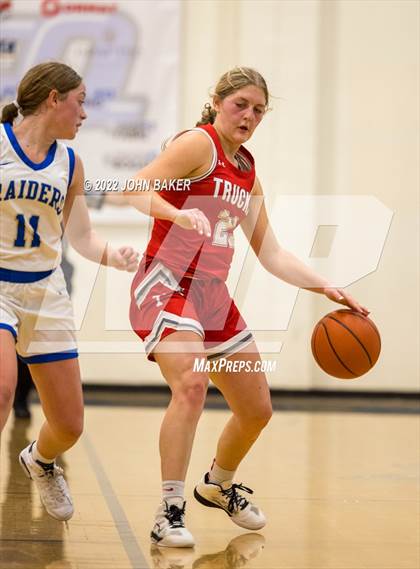 Thumbnail 2 in Truckee vs. Reed (Varsity Elite) photogallery.