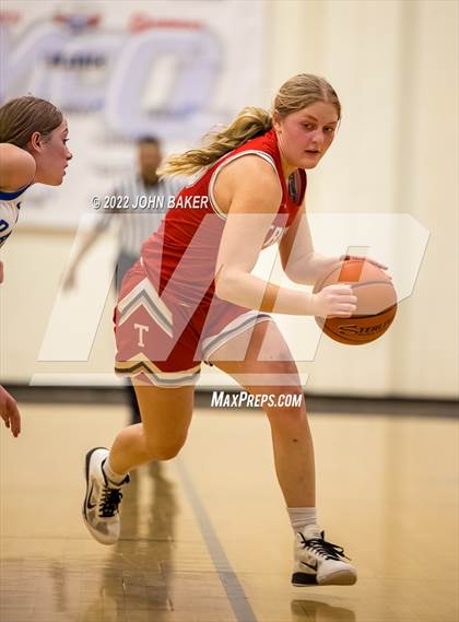Thumbnail 3 in Truckee vs. Reed (Varsity Elite) photogallery.
