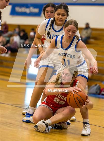 Thumbnail 2 in Truckee vs. Reed (Varsity Elite) photogallery.