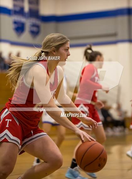 Thumbnail 2 in Truckee vs. Reed (Varsity Elite) photogallery.