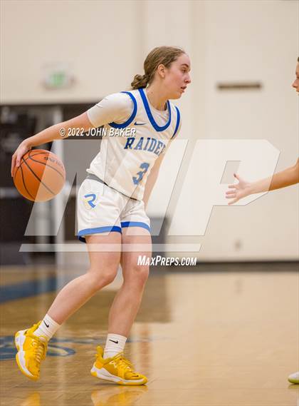 Thumbnail 3 in Truckee vs. Reed (Varsity Elite) photogallery.