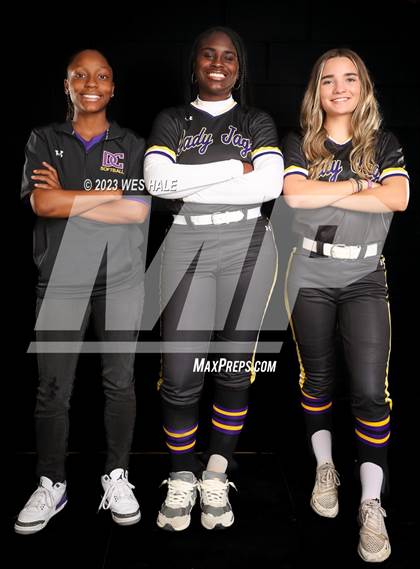 Thumbnail 2 in DeSoto Central (Senior Photoshoot) photogallery.