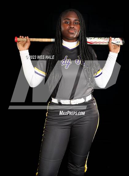 Thumbnail 2 in DeSoto Central (Senior Photoshoot) photogallery.