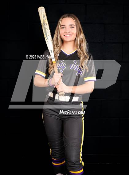 Thumbnail 2 in DeSoto Central (Senior Photoshoot) photogallery.