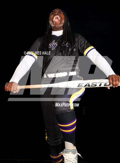 Thumbnail 2 in DeSoto Central (Senior Photoshoot) photogallery.
