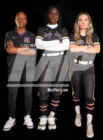 Thumbnail 1 in DeSoto Central (Senior Photoshoot) photogallery.