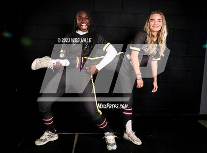 Thumbnail 3 in DeSoto Central (Senior Photoshoot) photogallery.