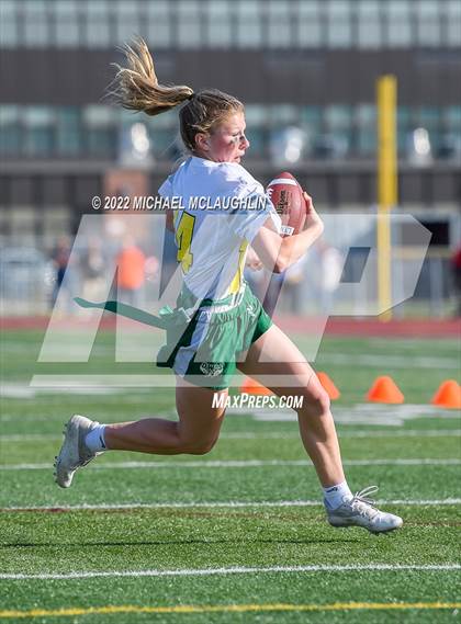 Thumbnail 2 in Lynbrook vs Bellmore-Merrick (Section VIII Nassau County Final) photogallery.